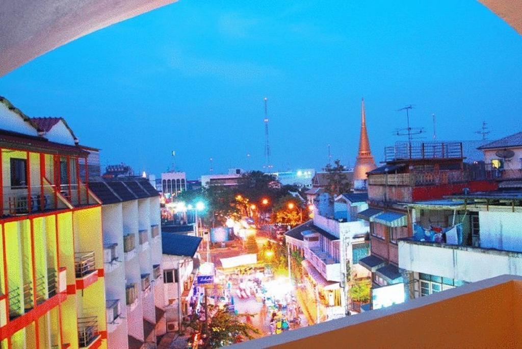 Sakul House Vandrarhem Bangkok Exteriör bild